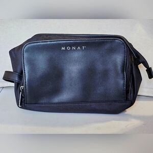 Monat Travel Bag